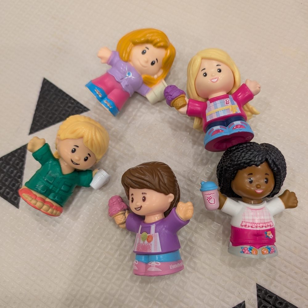 "Grabbing a Treat" Fisher Price Little People Set